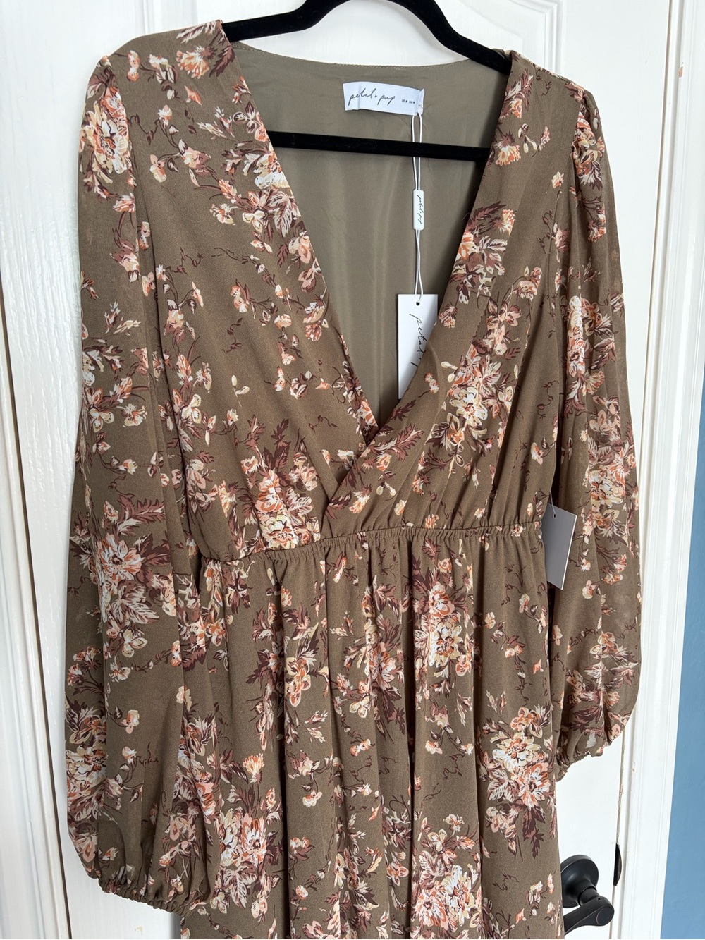 Petal & Pup Anisa Maxi Dress - Olive - Picture 3 of 4